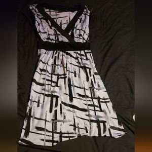 Essentials BY MILANO Dress size large